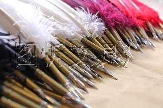 專業(yè)書寫藝術 羽毛蘸水筆的現(xiàn)代傳承與商業(yè)價值